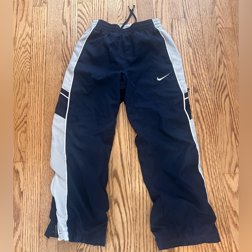 Boys size S Nike wind breaker pants